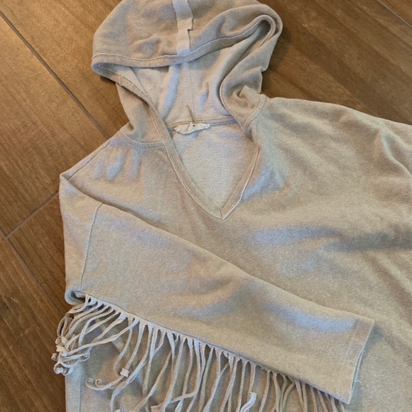 Boutique long sleeve hooded shirt - Picture 8 of 9